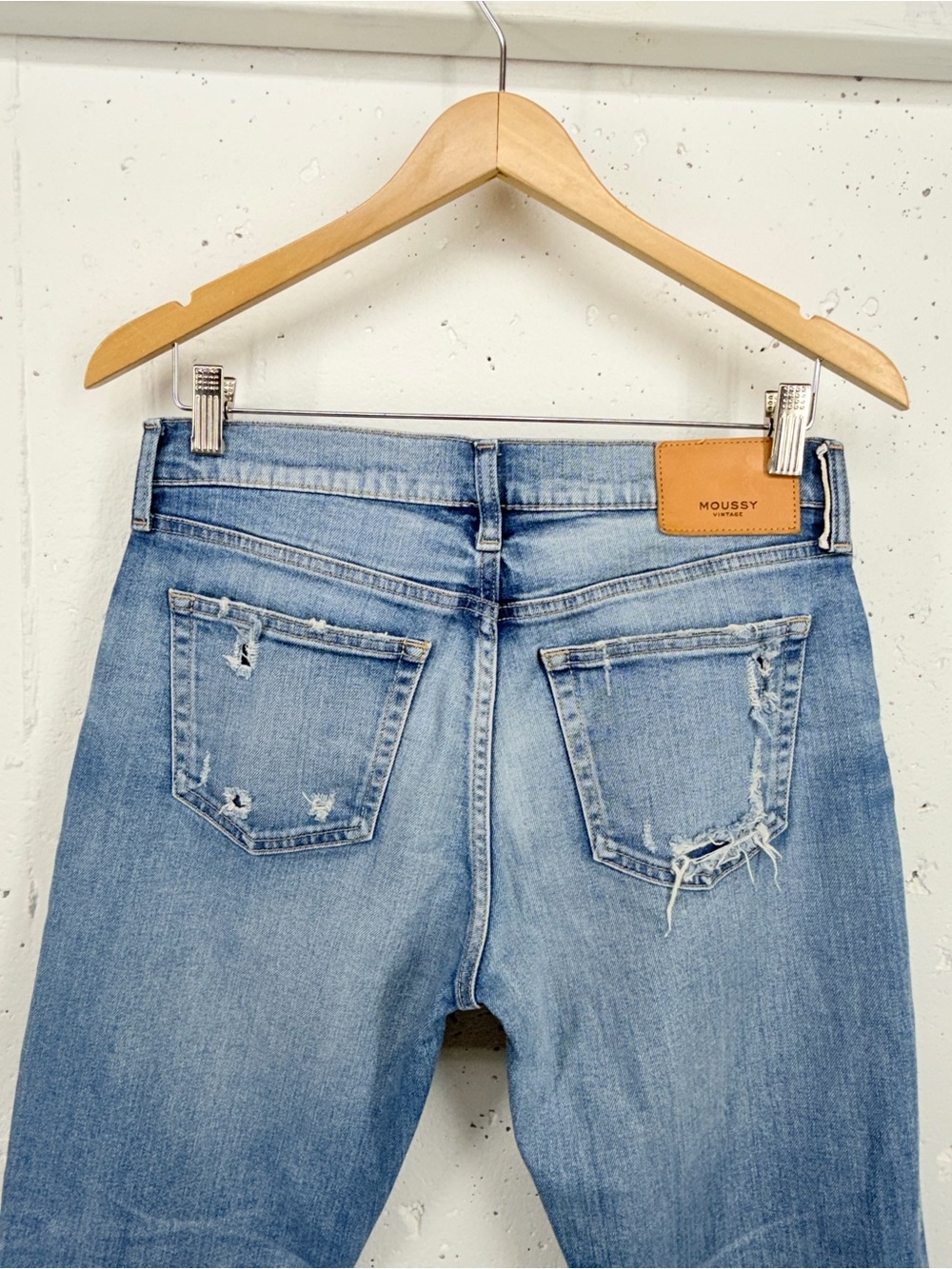Moussy Size 26 Vintage Fairview Mid Rise Slim Straight Distressed Jeans - Picture 8 of 15